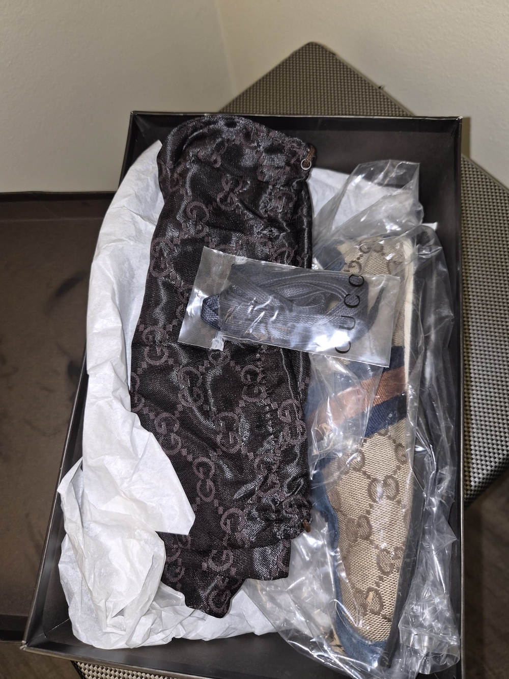 Gucci Womens Blue GG Canvas Suede Lace-Up Sneakers with Navy & Tan Stripe - Picture 3 of 3